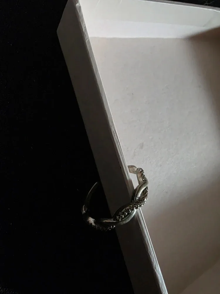 Silver Braided Toe Ring with Rhinestones image indicator(3)