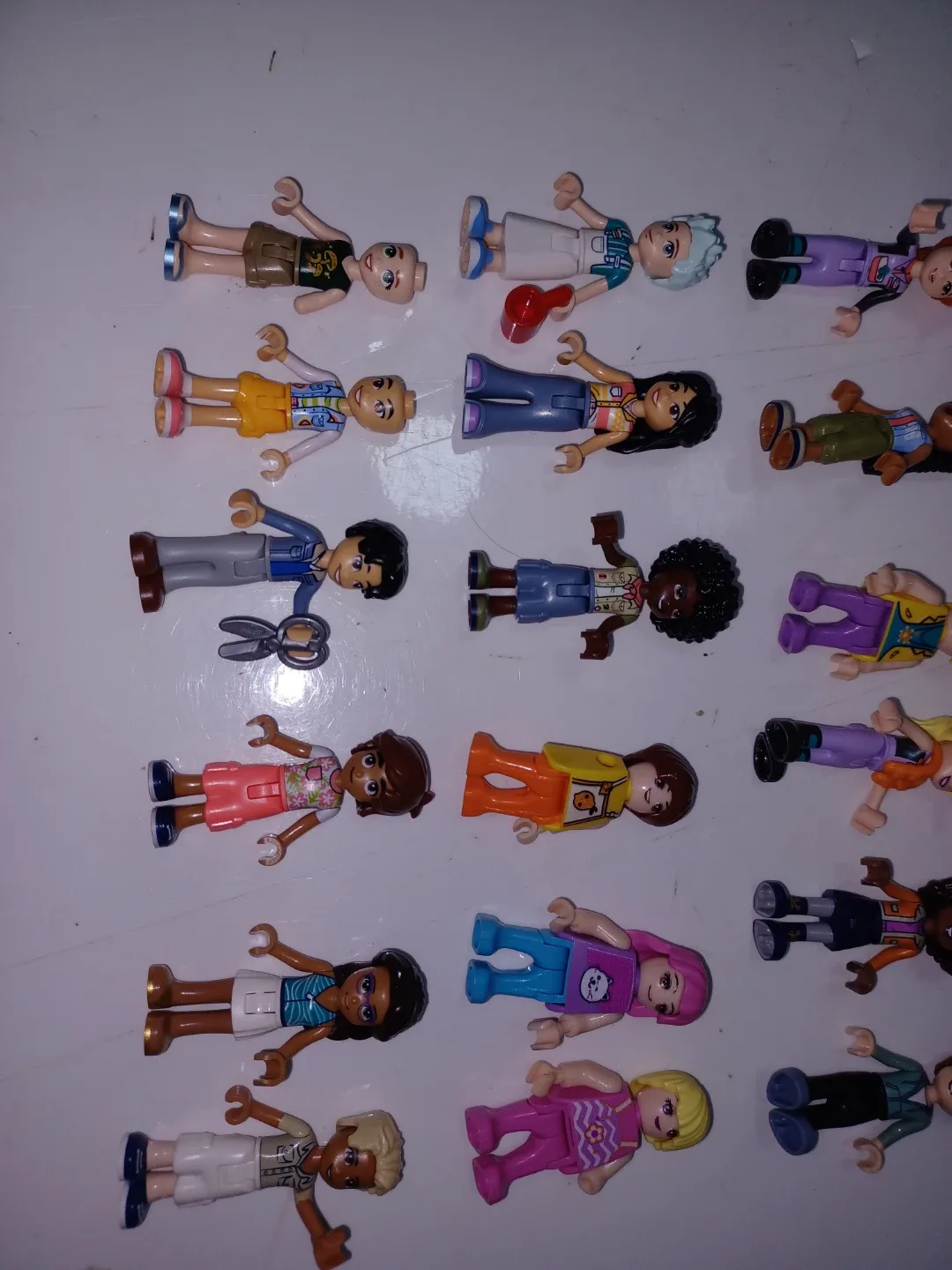 Lego Friends Mini-figures Lot of 24 image indicator(3)