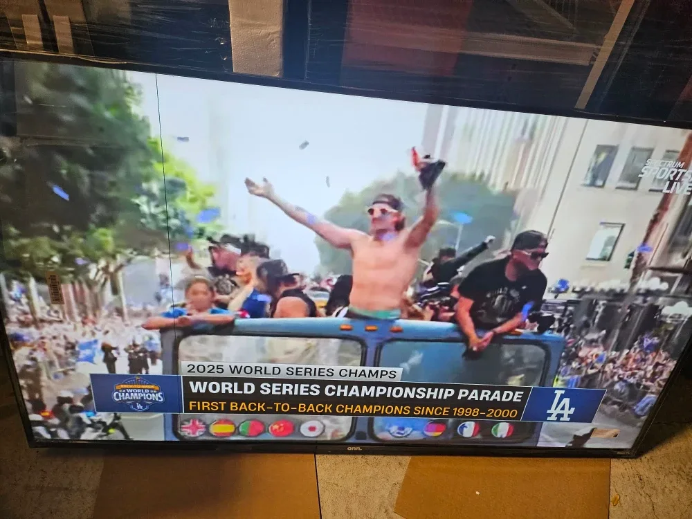 NOT NEGOTIABLE! 55" ONN 4K SMART ROKU TV! $135