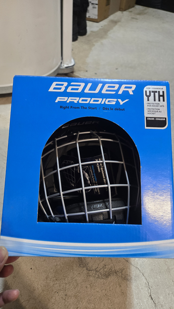 Bauer Prodigy Youth Hockey Helmet - New in Box!