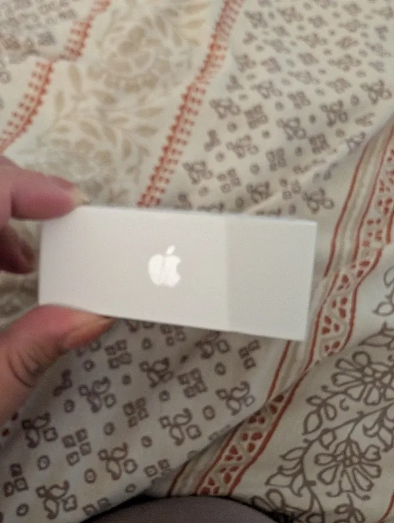 New Apple AirPods 4 (ANC) MXP93AM/A image indicator(6)