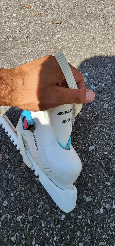 Bauer Youth Skates Size 8/9 image indicator(2)