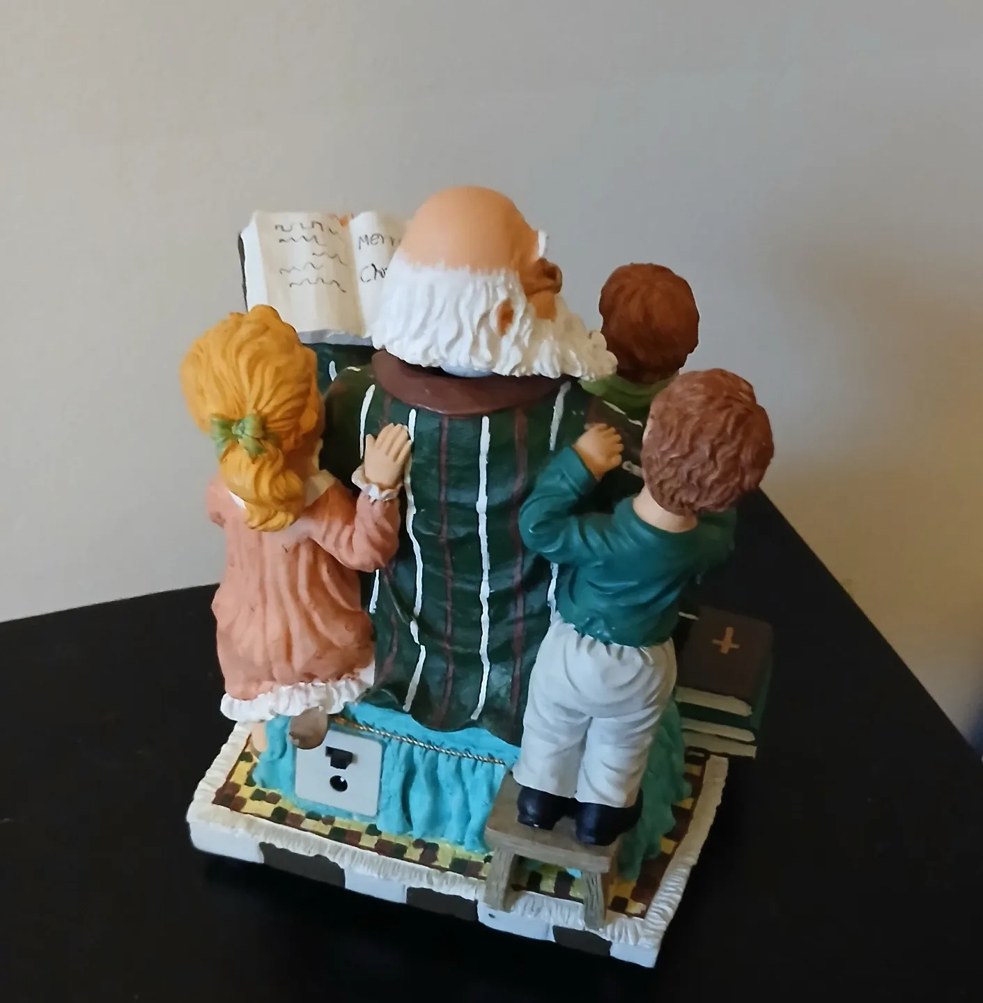 Animated Collectible Grandpa Figurine image indicator(2)