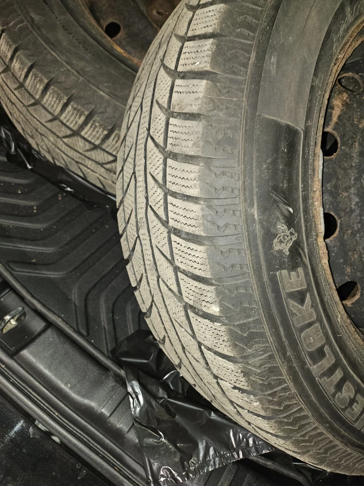 Set of 4 SNow tires for 2015 Honda CRV - photo 2