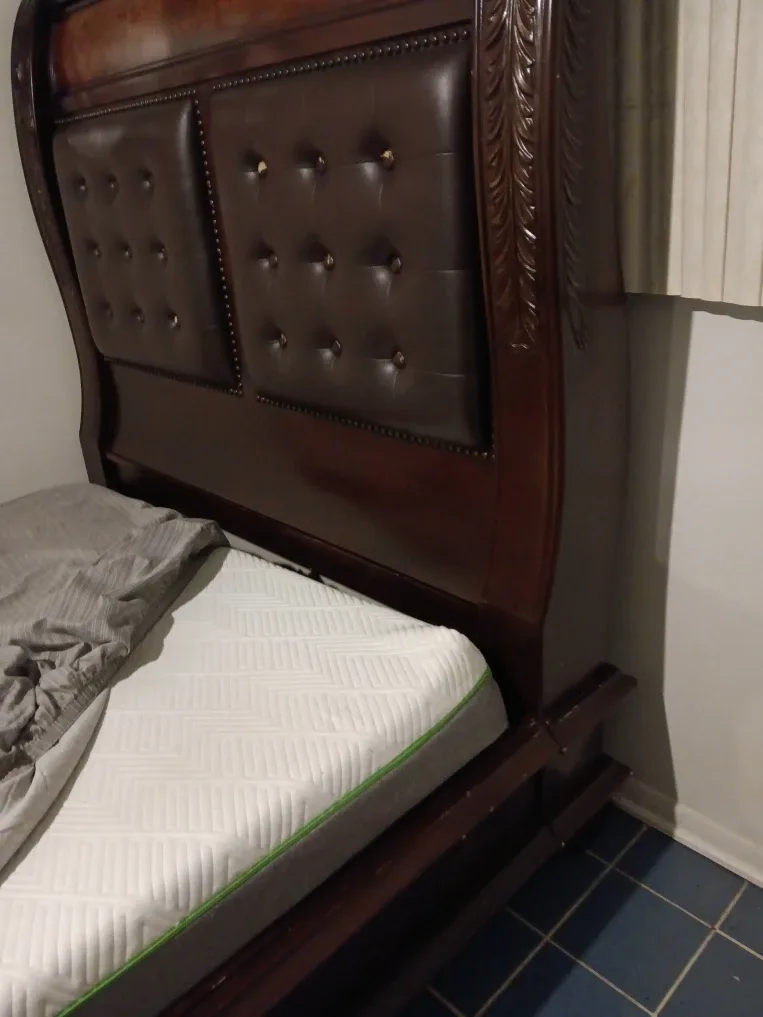 Bedroom Set - Dresser, Mirror, Bed Frame