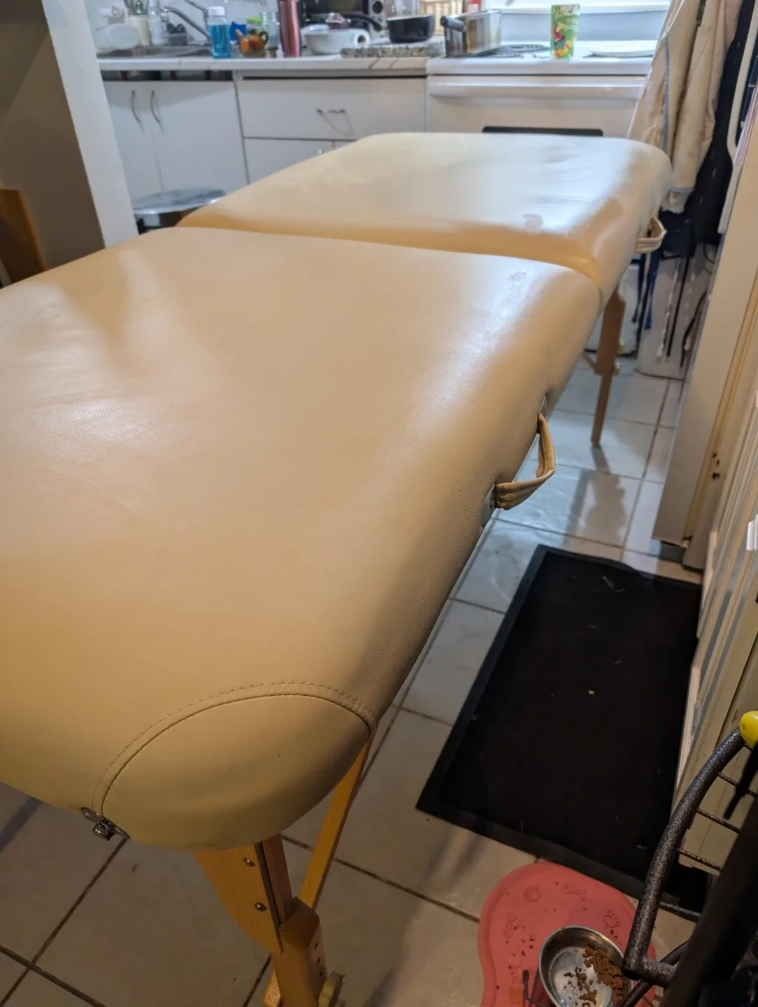 Nice lightweight adjustable foldable massage table