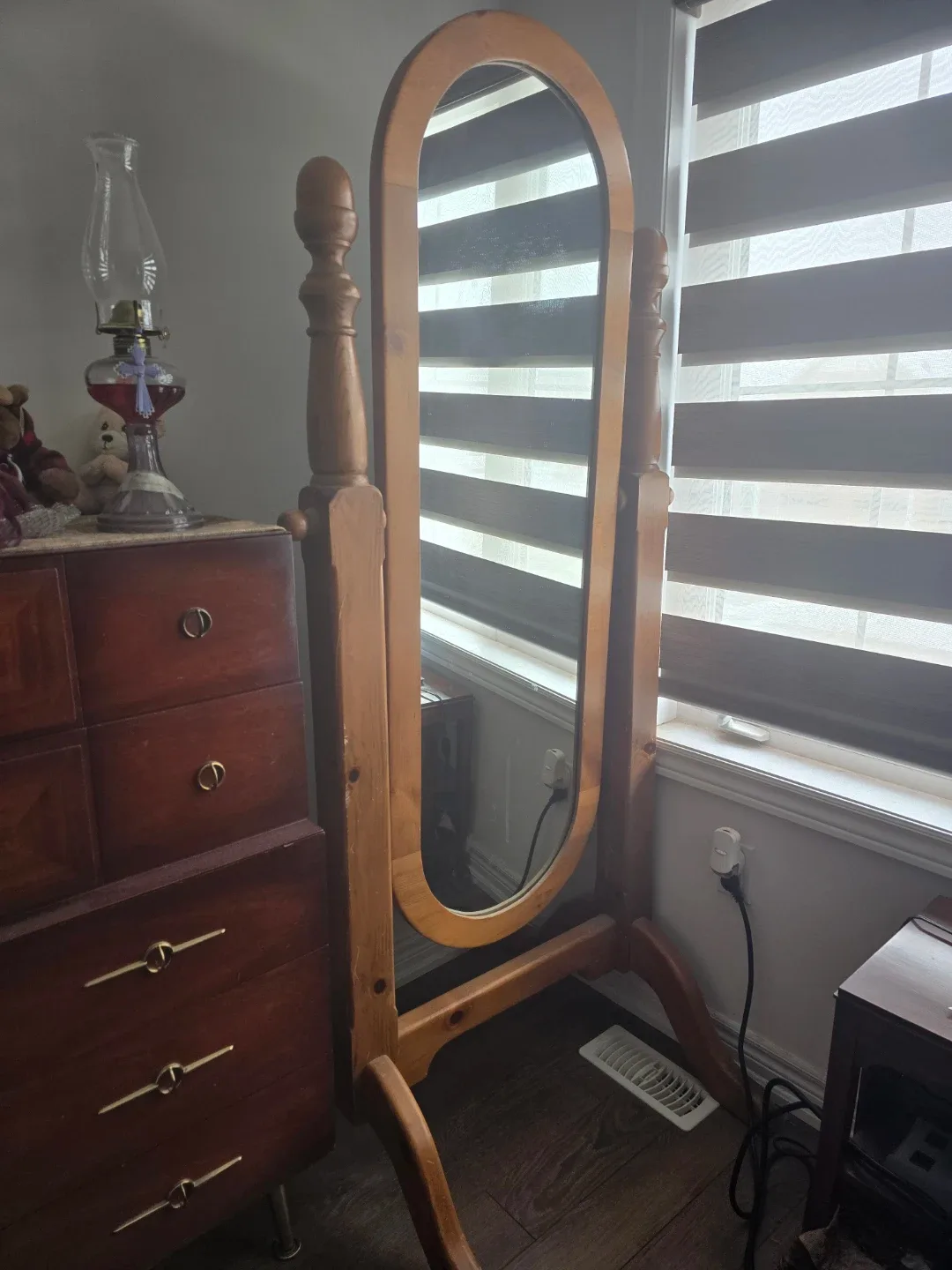 Solid wood full length mirror 🪞 image indicator(2)