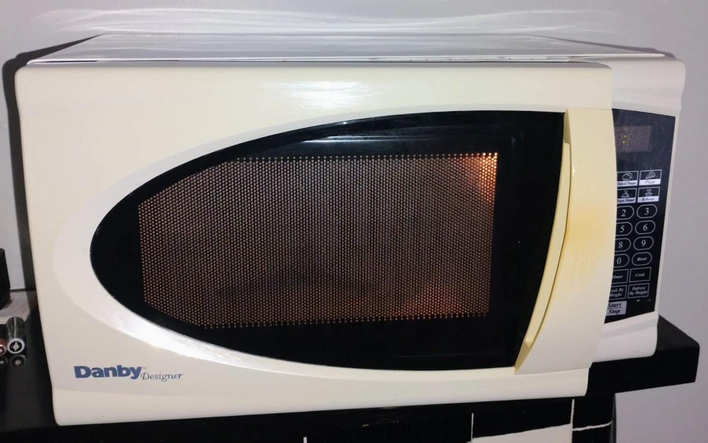 Recently DEEPCLEANED Danby Designer Microwave Oven