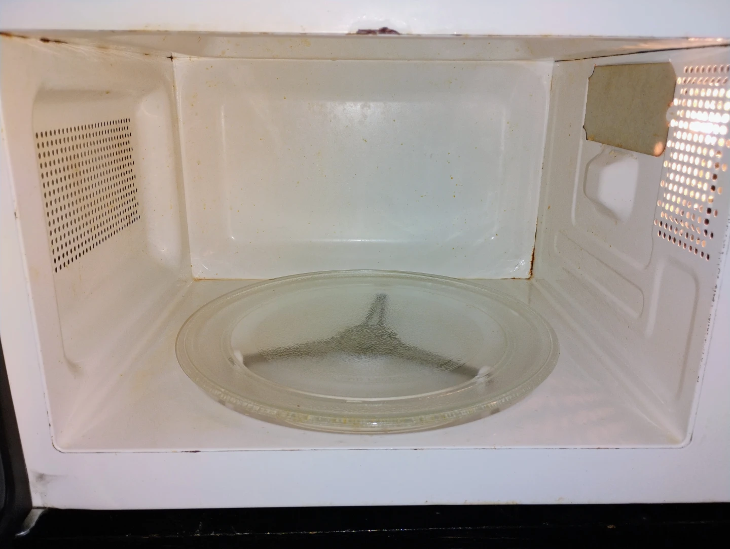 Recently DEEPCLEANED Danby Designer Microwave Oven - photo 2