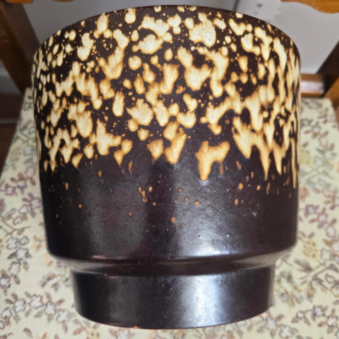Vintage MCM German Pottery Planter, 7" Tall - photo 3