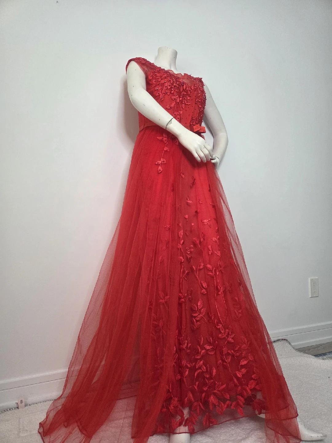 Red Dress - photo 3