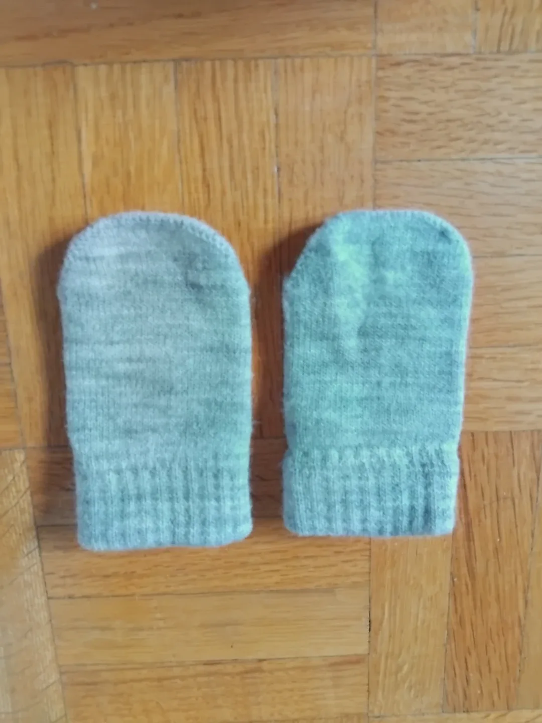 Baby Hats & Mittens Bundle (12-24m) image indicator(3)