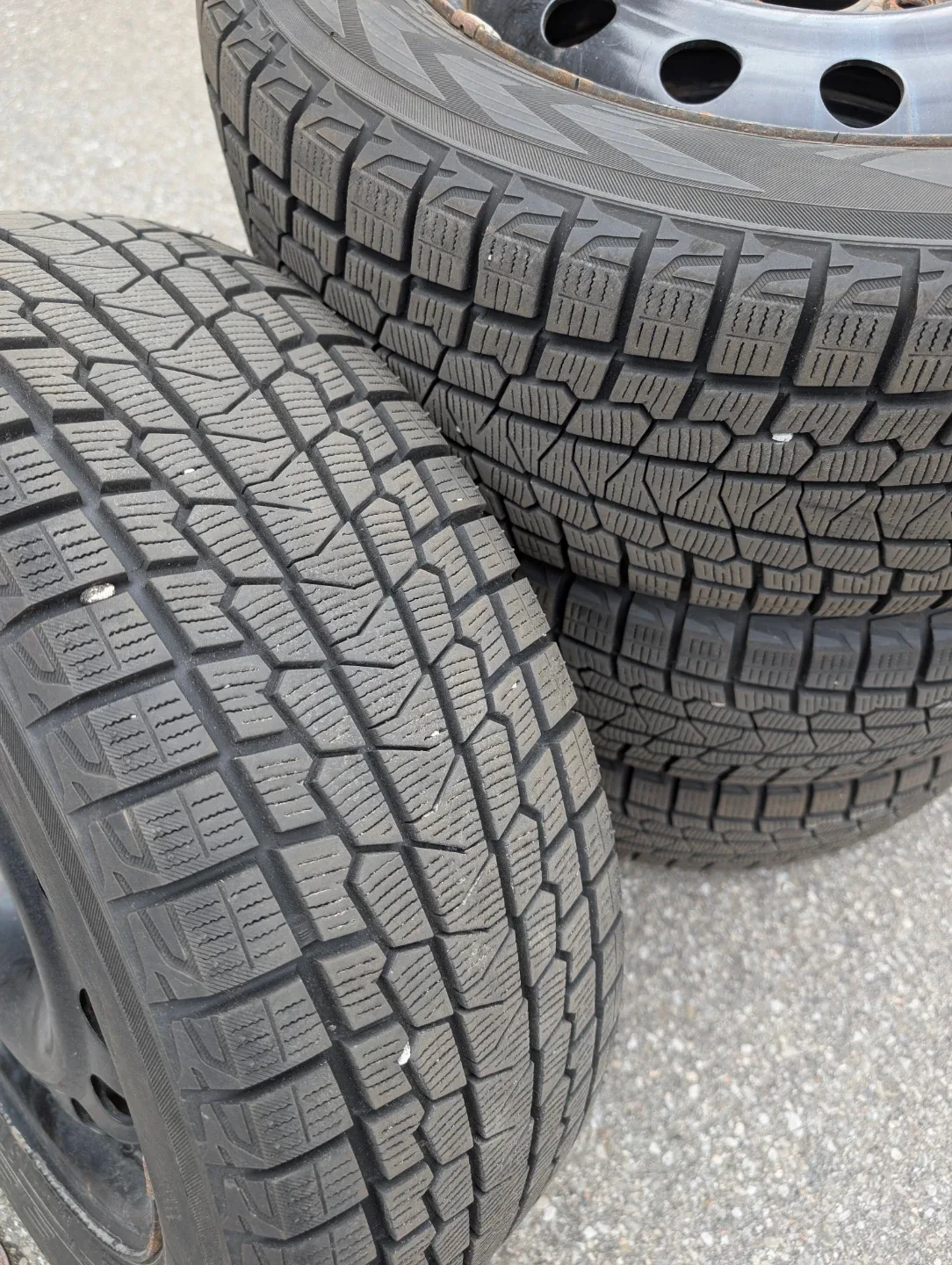 Yokohama IceGuard iG53 Winter Tires on Rims image indicator(2)