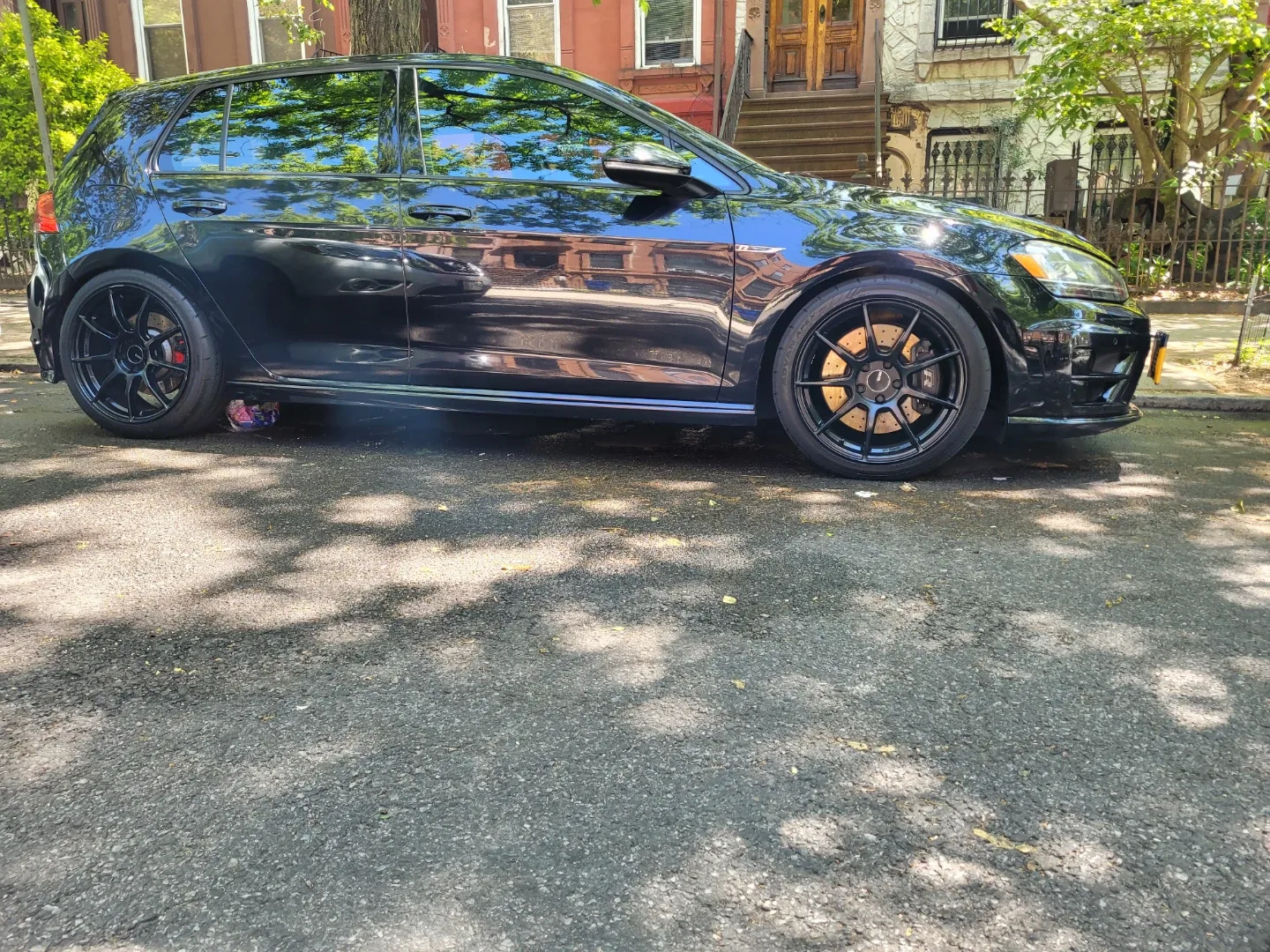 Black Volkswagen Golf R image indicator(5)