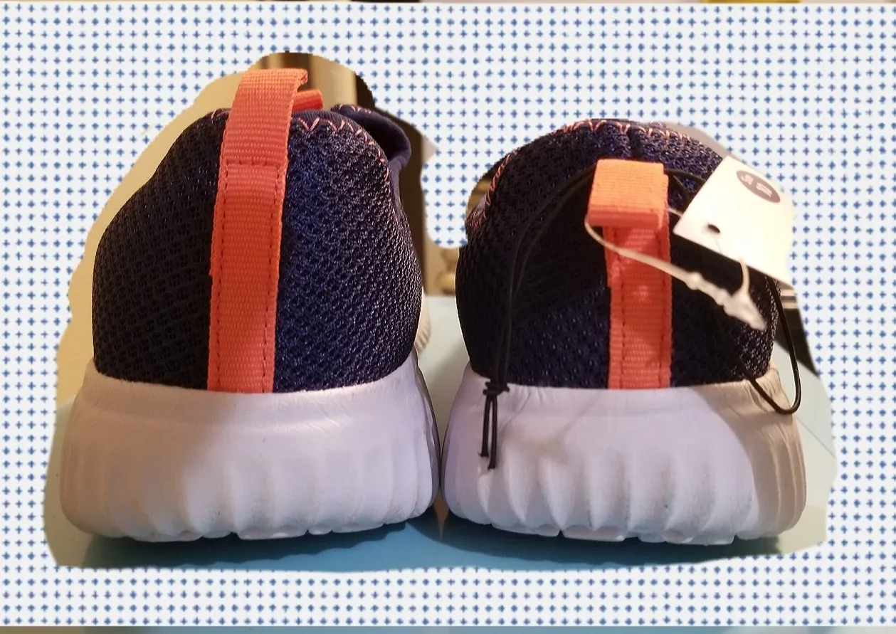 NWT Women's Memory Foam Walking Shoes image indicator(3)