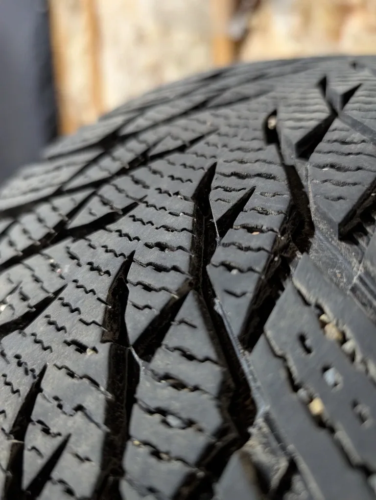 (4)-205/55R16 Winter Tires/Rims Off 2008 BMW 3 Series image indicator(8)