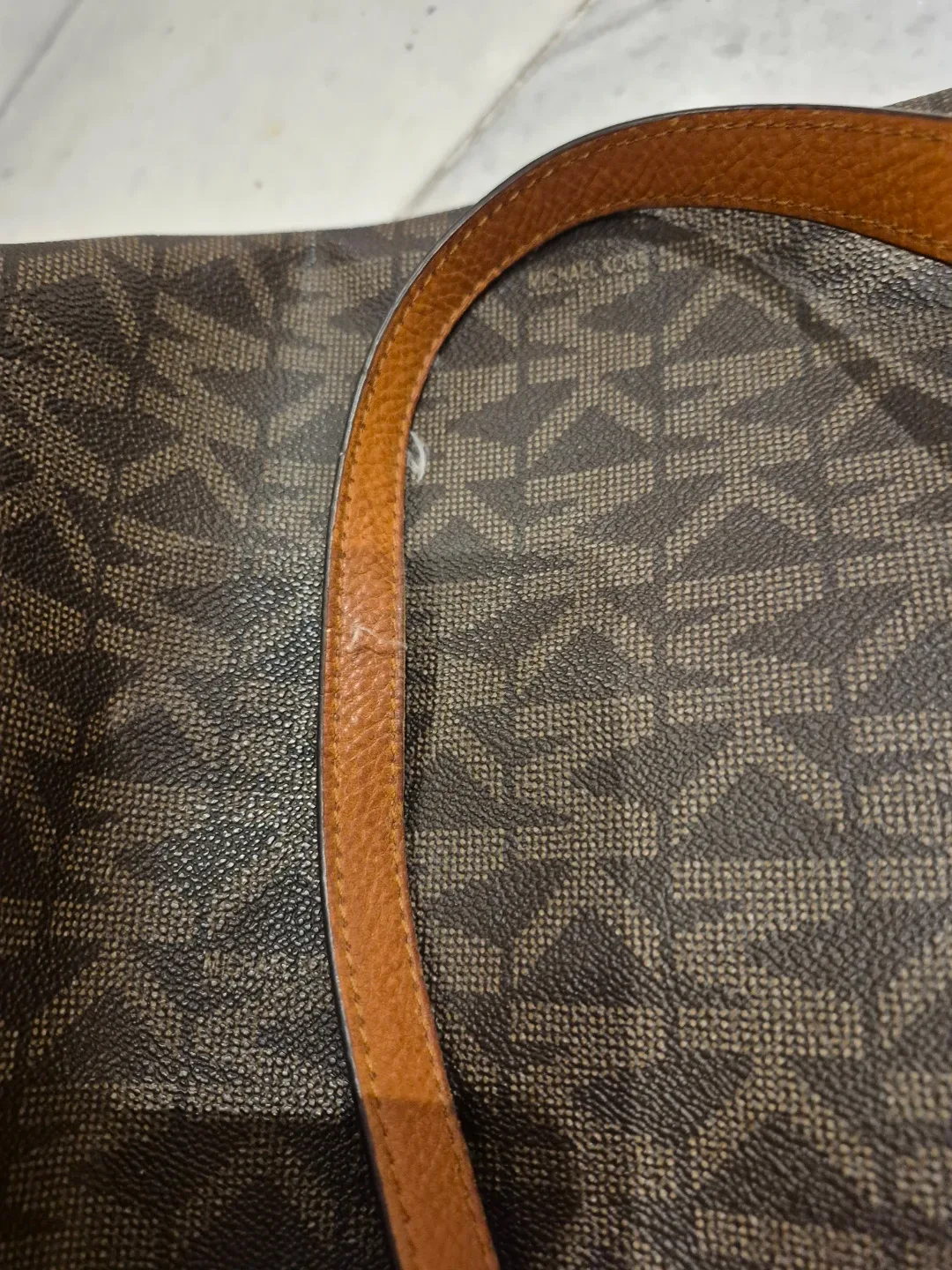 Michael Kors Tote Bag image indicator(3)