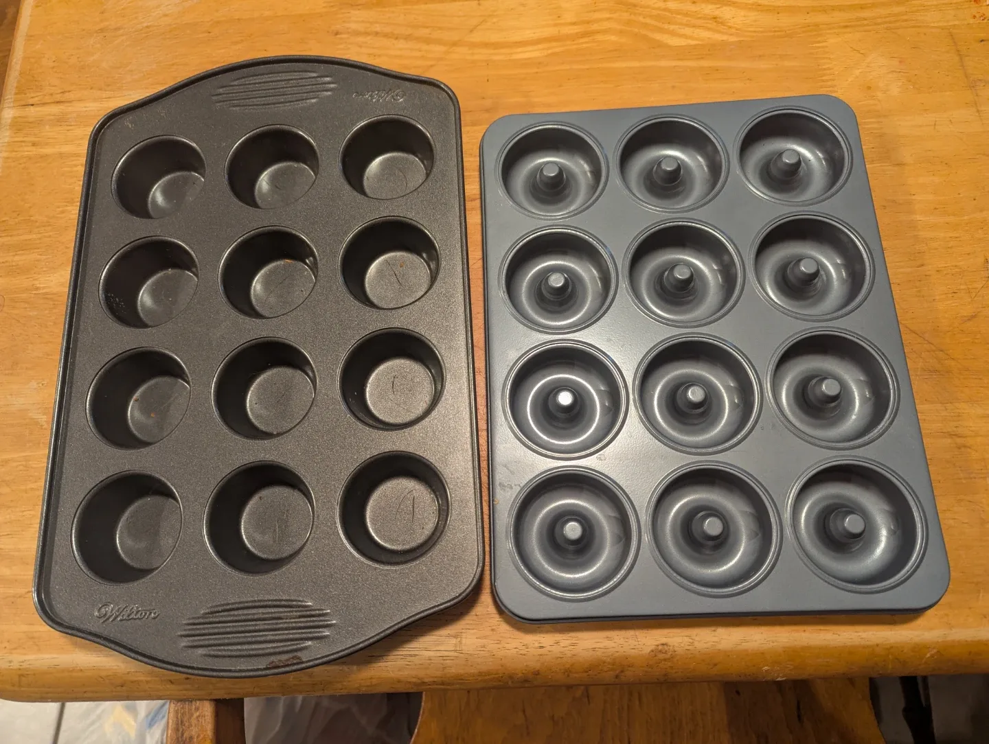 Wilton Mini Muffin Pan & Donut Pan thumbnail