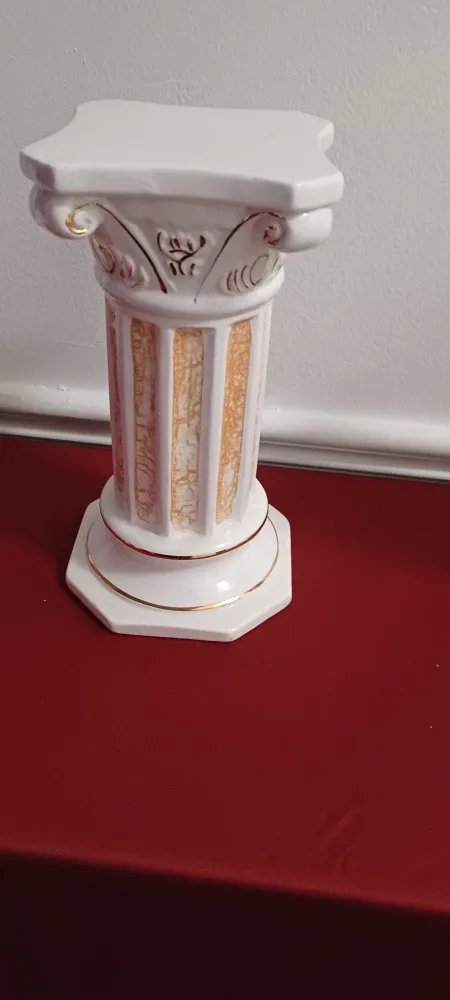 Decorative White & Gold Column Pedestal Plant Stands image indicator(2)
