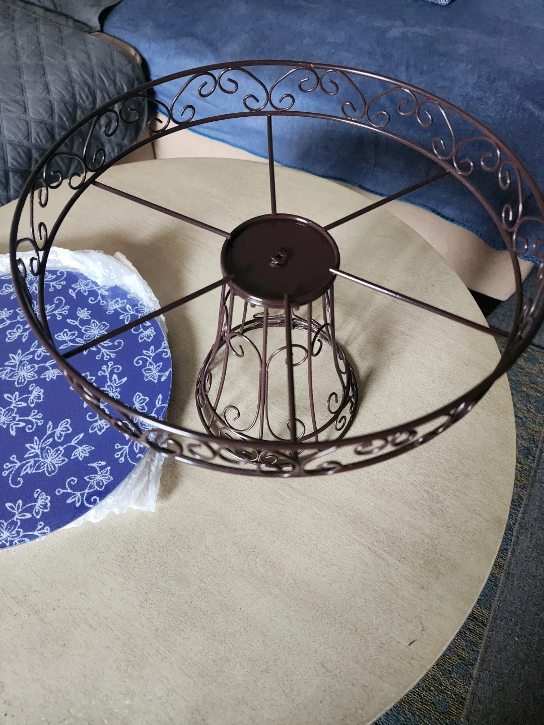 Temptations Cake/Pie Stand image indicator(2)