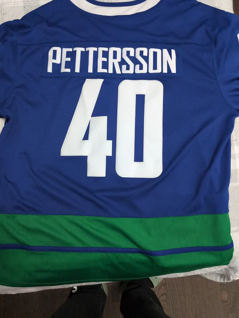 Fanatics brand Canucks Elias Pettersson Jersey - Size XXL image indicator(2)