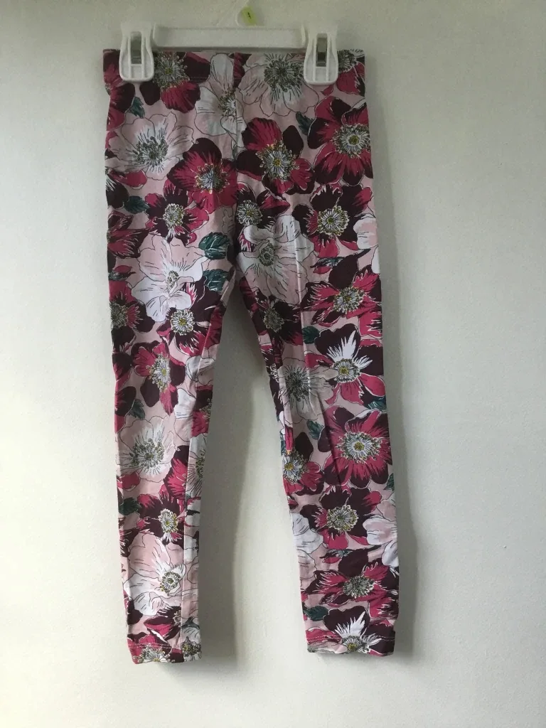 Girls sz 5 leggings $4 each