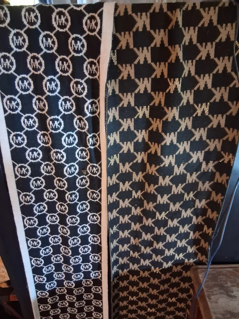 Michael Kors Scarf - Black & Beige