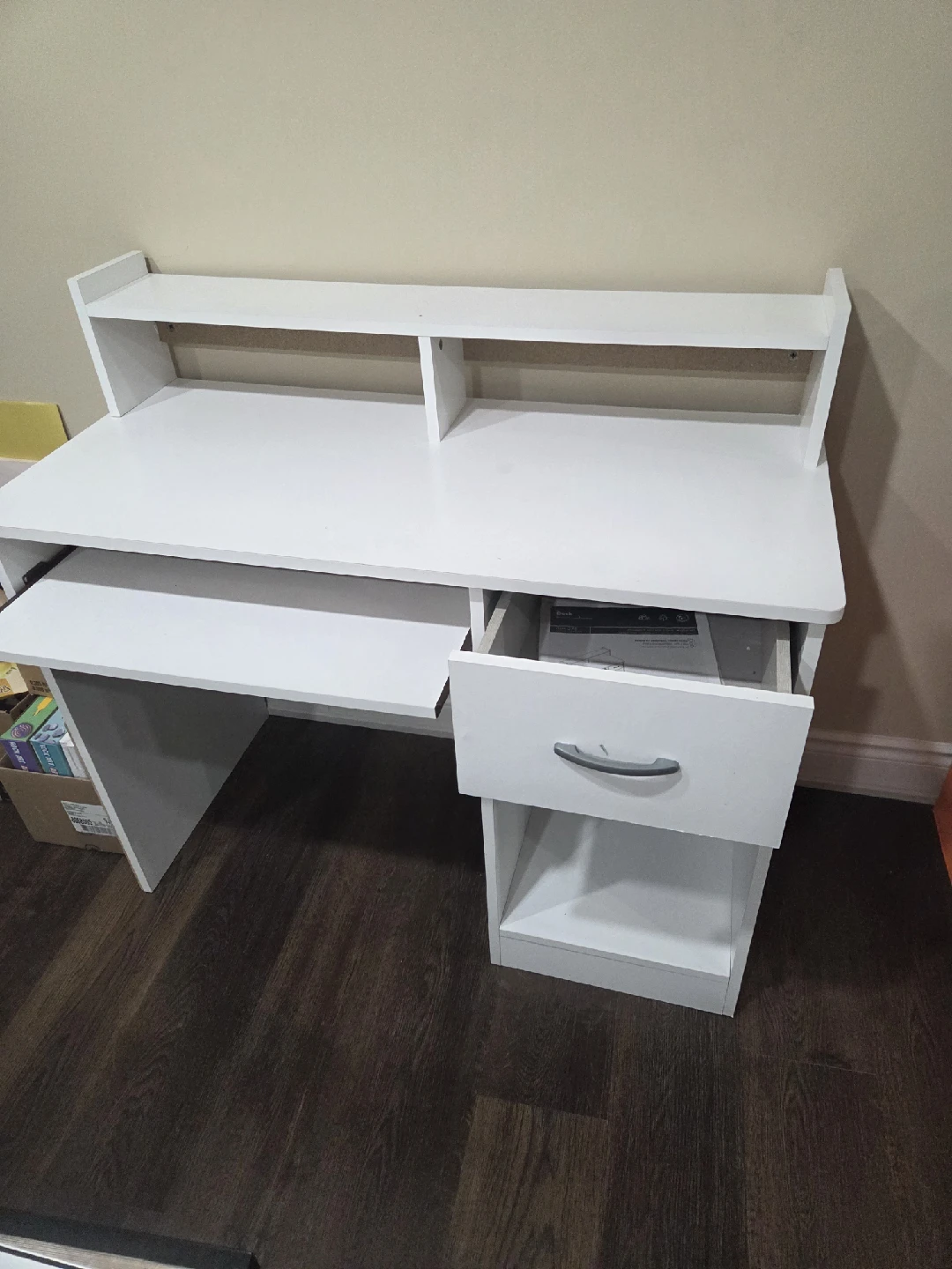 White Desk with Hutch
