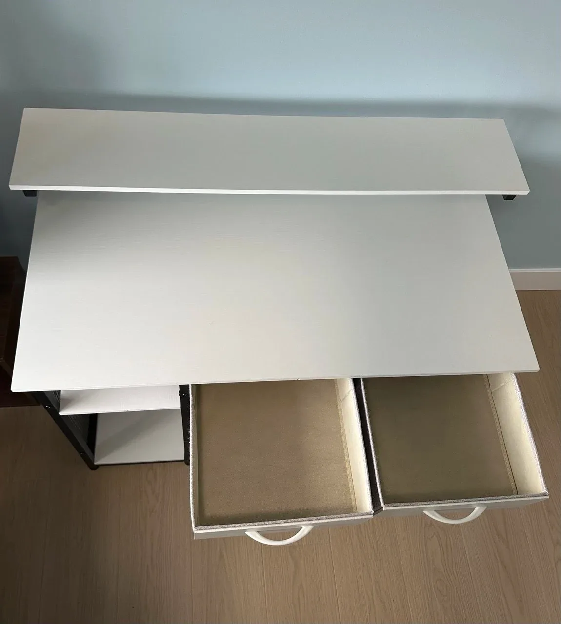 White & Black Desk with Drawers image indicator(3)