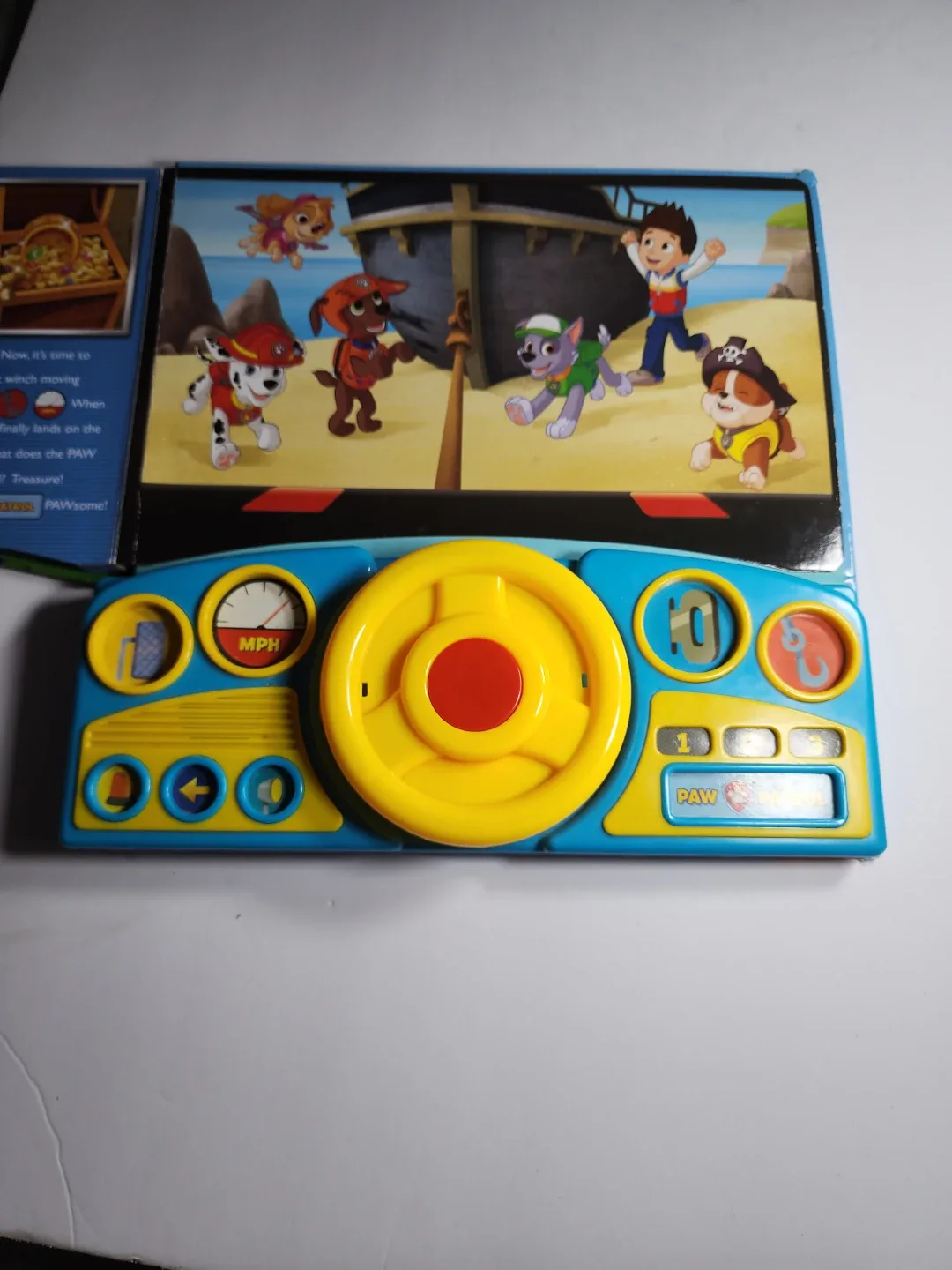 Paw Patrol Pups and the Pirate Treasure Book image indicator(4)