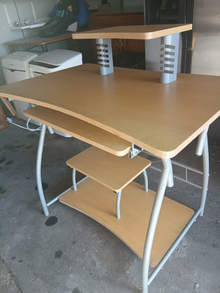 Computer Desk with Keyboard Tray