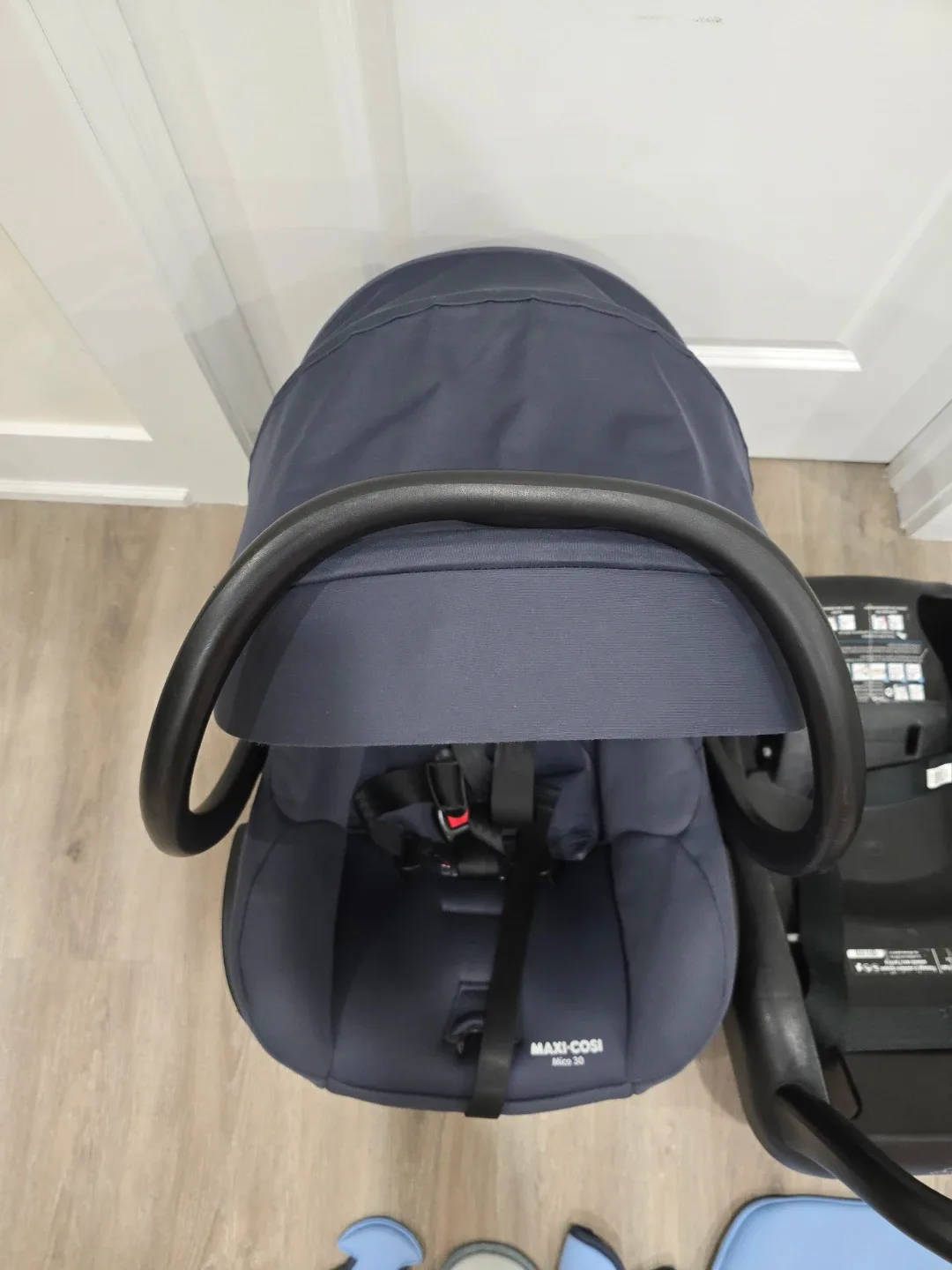 Maxi Cosi Carseat + 2 Bases image indicator(4)