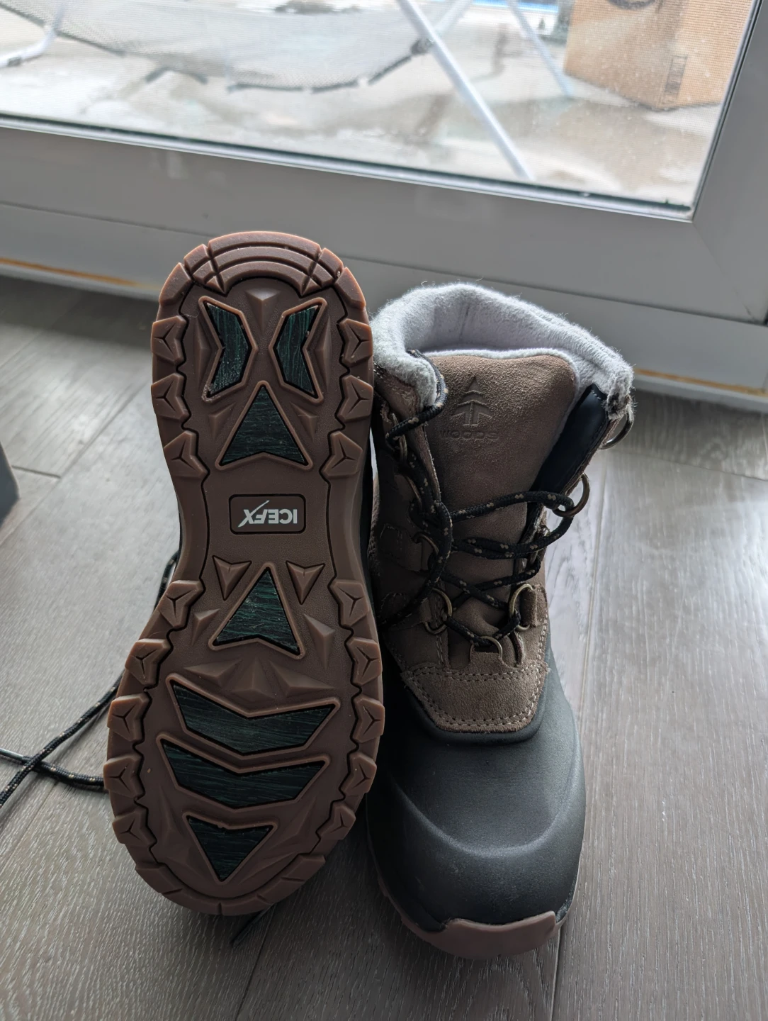 Brand new Woods Halymore III Women's Winter Boots - Size 8 - photo 3