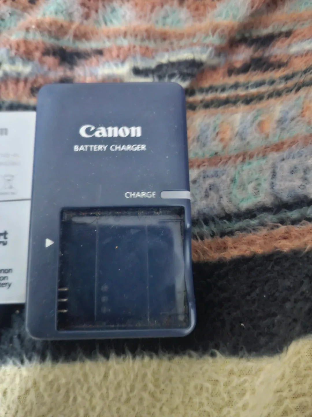 Canon Battery Charger & NB-4L Batteries image indicator(2)
