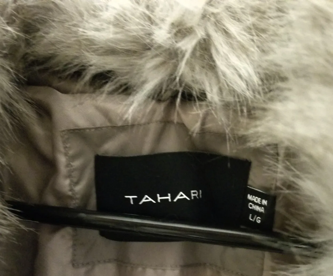 🧡NWT Tahari Puffer Jacket with Faux Fur Hood, 🧡 image indicator(4)