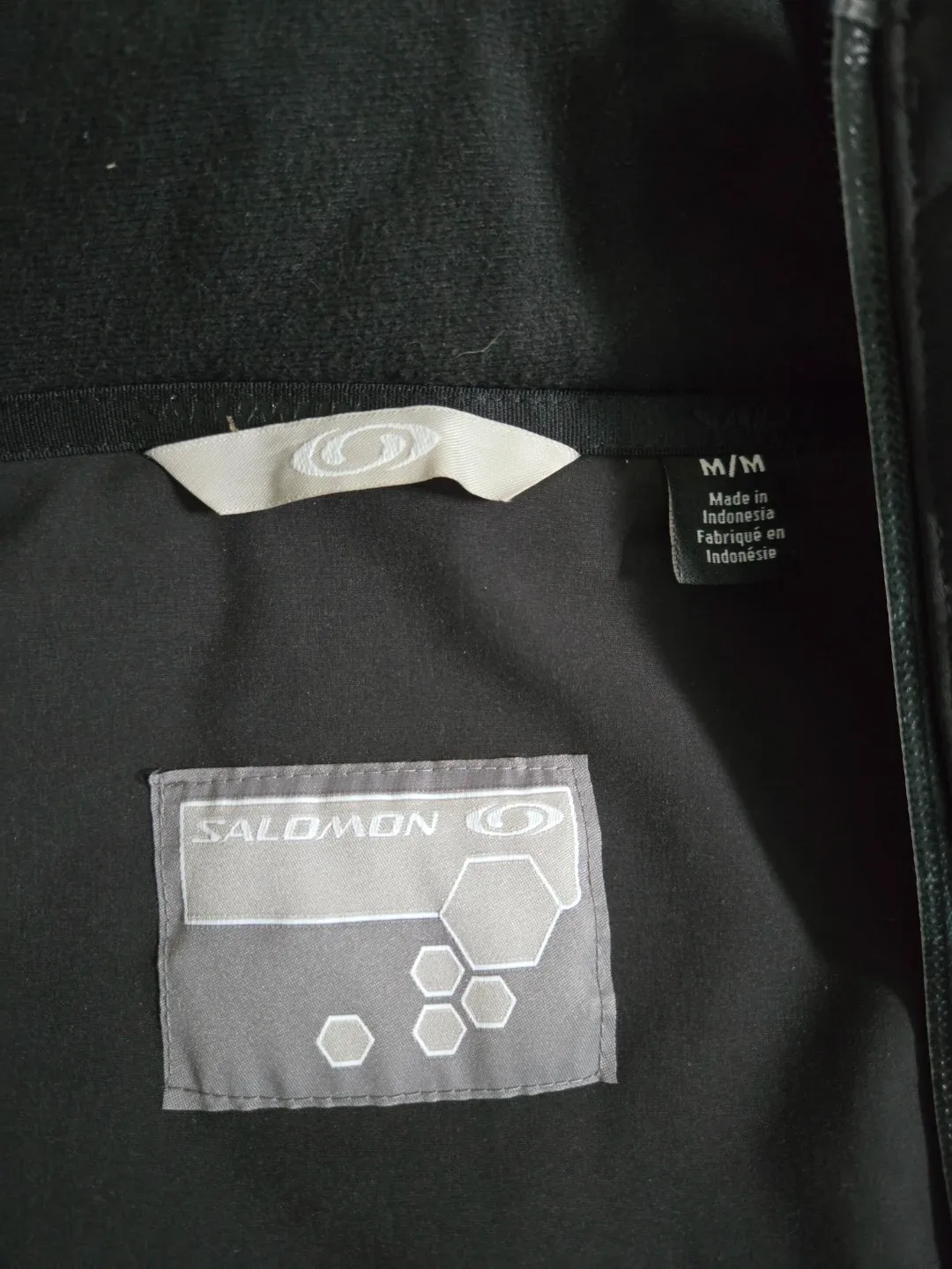 Salomon Insulated Hooded Jacket; Black; great condition,  size M image indicator(6)