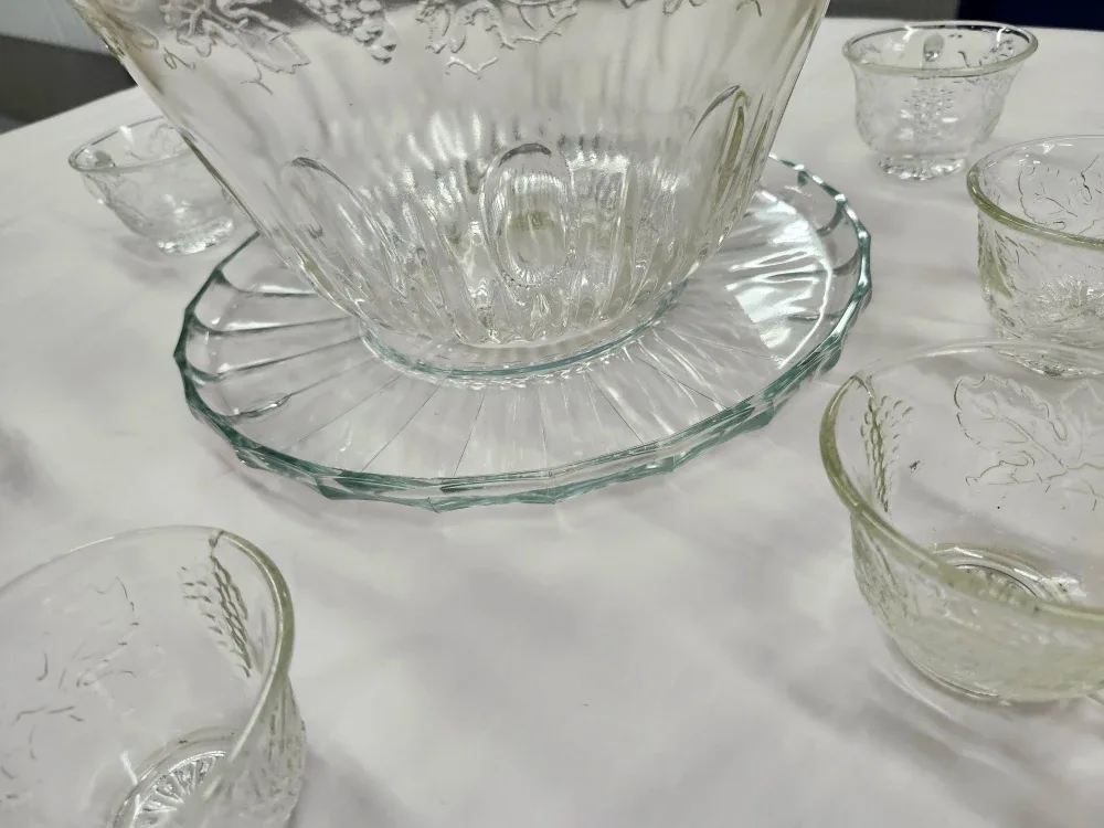 Party Punch Bowl 8 cups / cheese or dessert cake plate - mini image indicator(7)