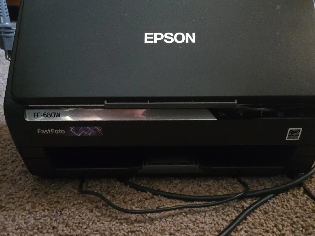 Epson FastFoto FF-680W Scanner image indicator(2)