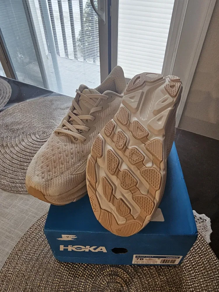 Hoka Clifton 9 Women's Running Shoes - Size 7B image indicator(4)