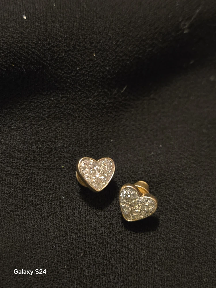 Heart Stud Earrings - Gold Tone - photo 2