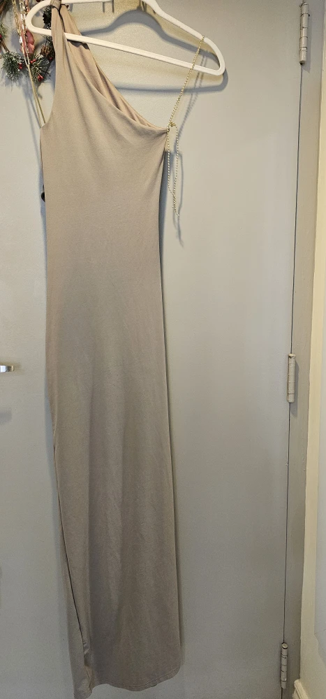 One-Shoulder Maxi Dress - photo 3