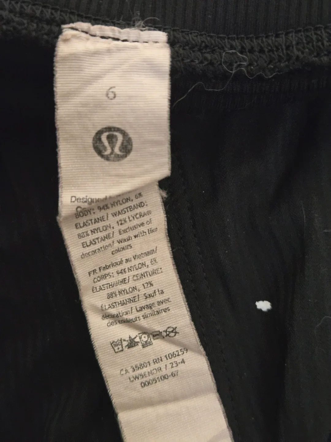 Lululemon Black Pants - Size 6 image indicator(3)
