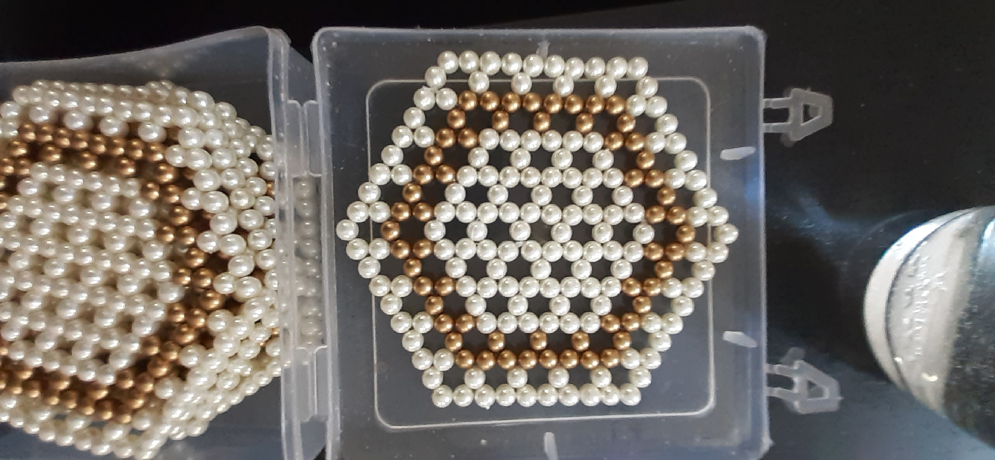 🥕Tea Coasters made with white and gold beads - photo 2