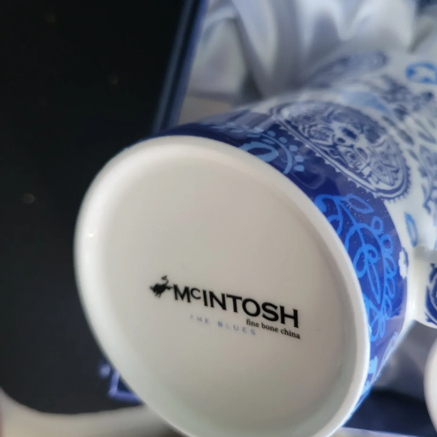 McIntosh The Blues Fine Bone China Mug Set image indicator(4)