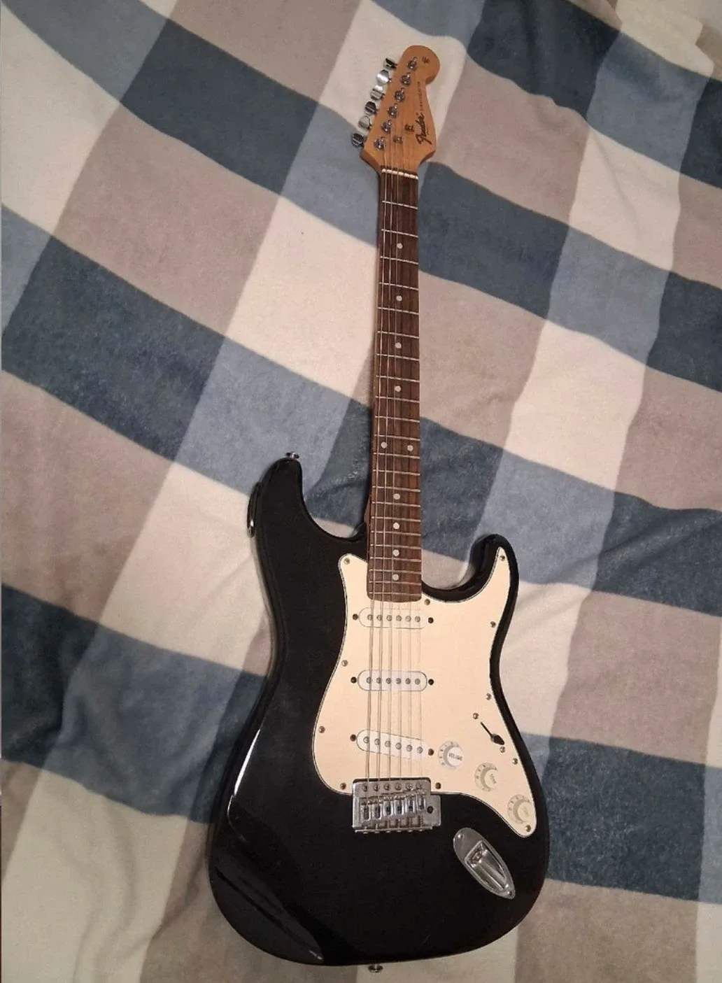 Stratocaster style electric guitar