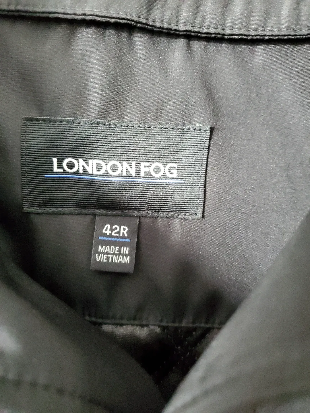 London Fog Black Overcoat Size 42R image indicator(2)