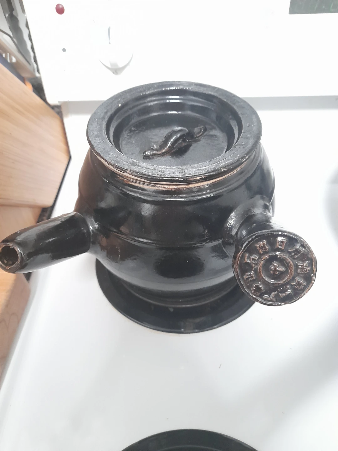 Vintage chinese medecine pot also know as a teapot