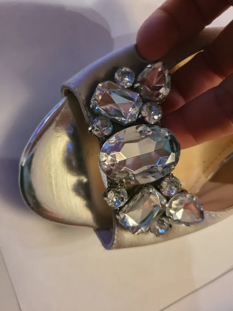 ALDO Silver Embellished Heels - Size 38/7.5 image indicator(2)