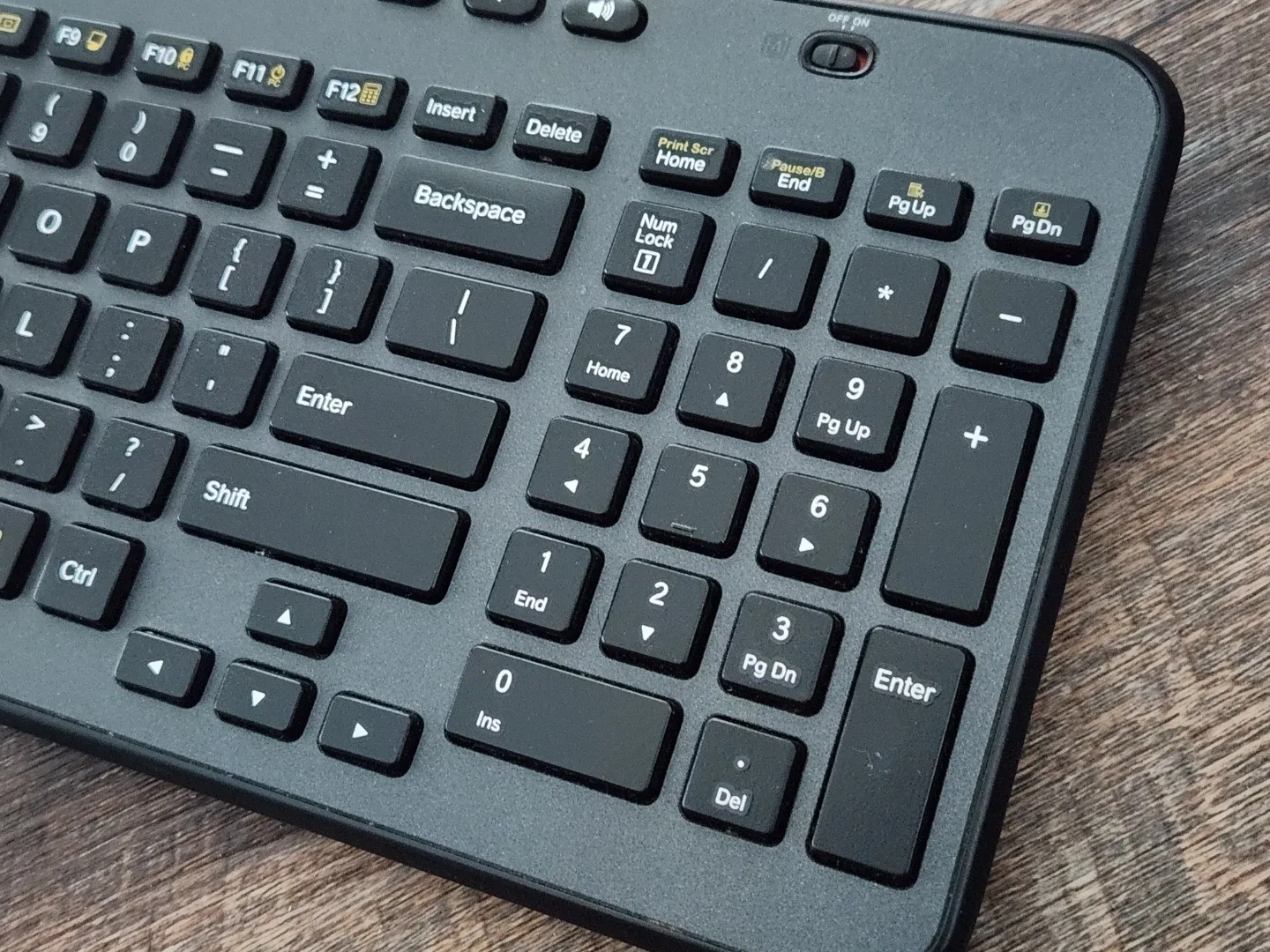 2 Logitech wireless keyboards -  K360 with Unify USB image indicator(5)