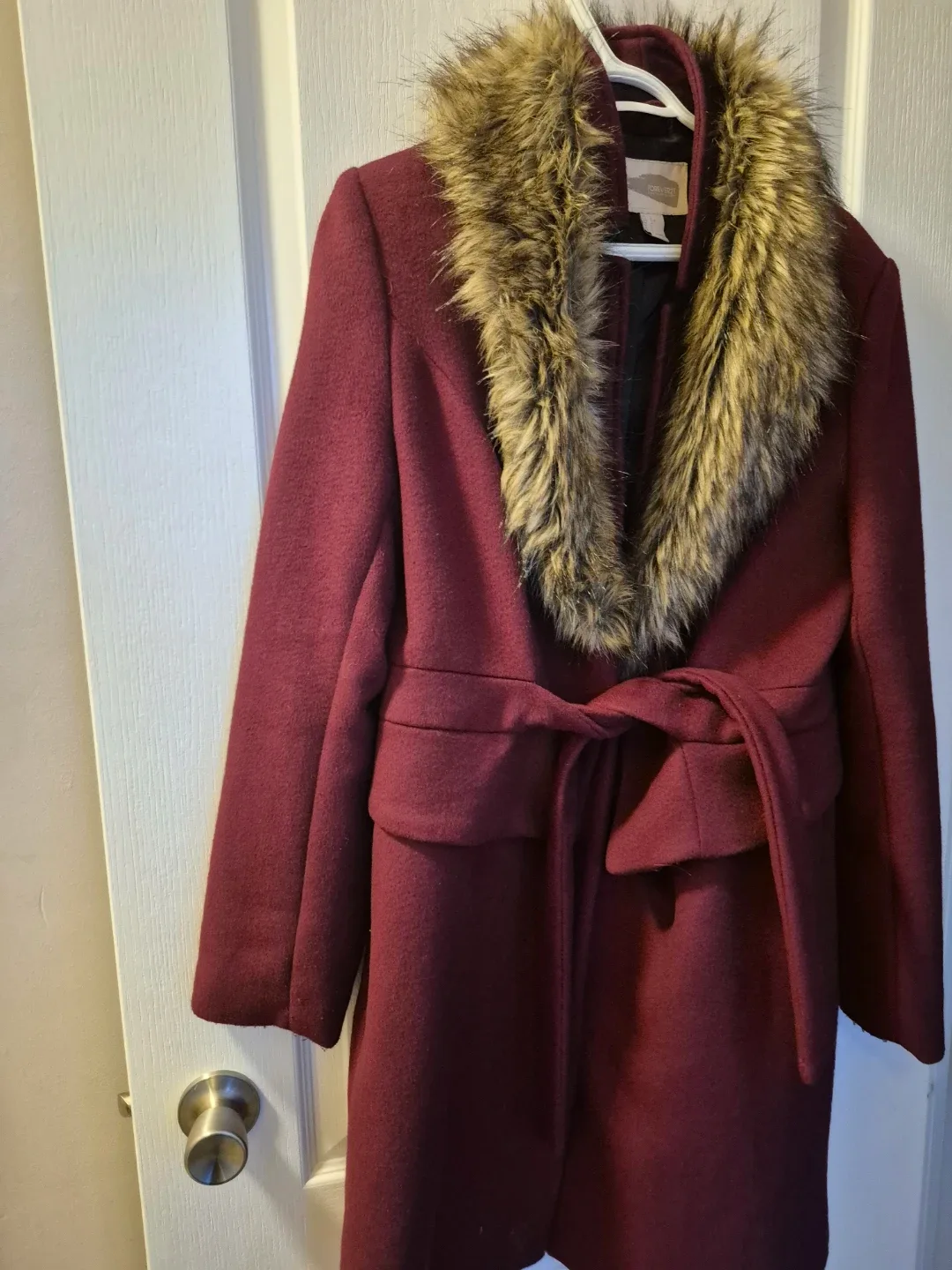 Forever 21 Burgundy Coat with Faux Fur Collar image indicator(2)